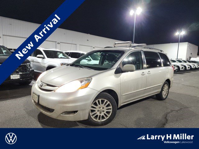 2008 Toyota Sienna XLE's photo