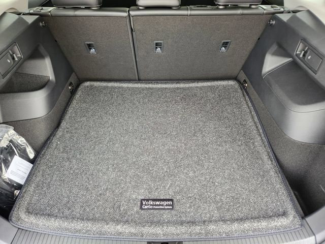 2025 Volkswagen Tiguan SE - Photo 30