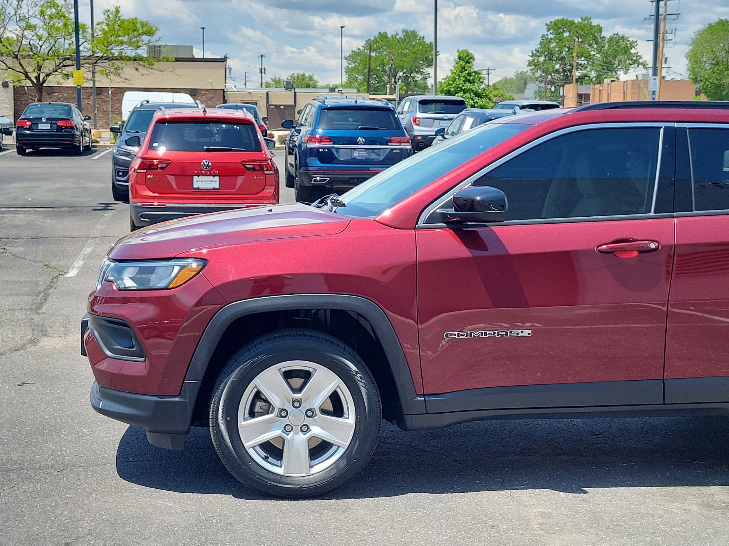 Used 2022 Jeep Compass Latitude with VIN 3C4NJDBB8NT158041 for sale in Lakewood, CO
