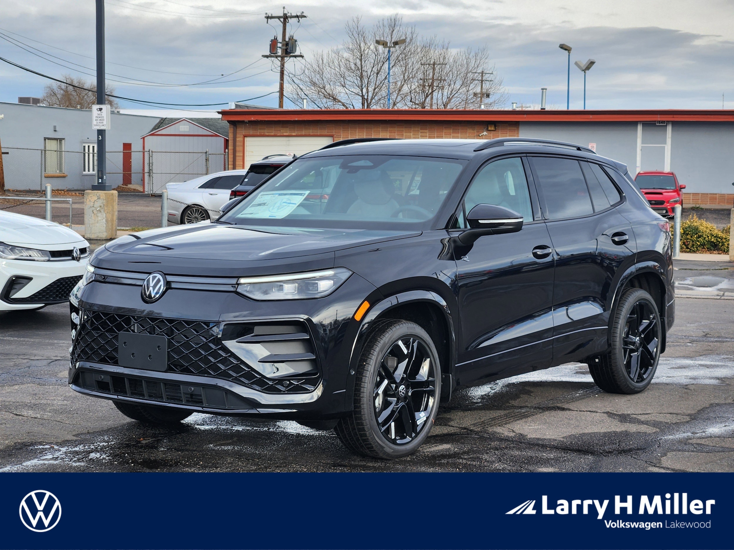 2026 Volkswagen Tiguan SE R-LINE BLACK's photo