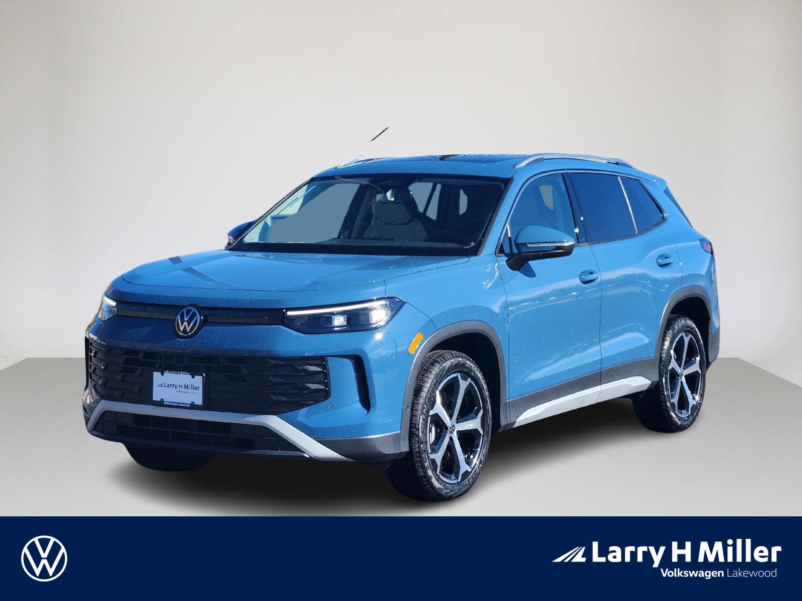 2025 Volkswagen Tiguan SE's photo