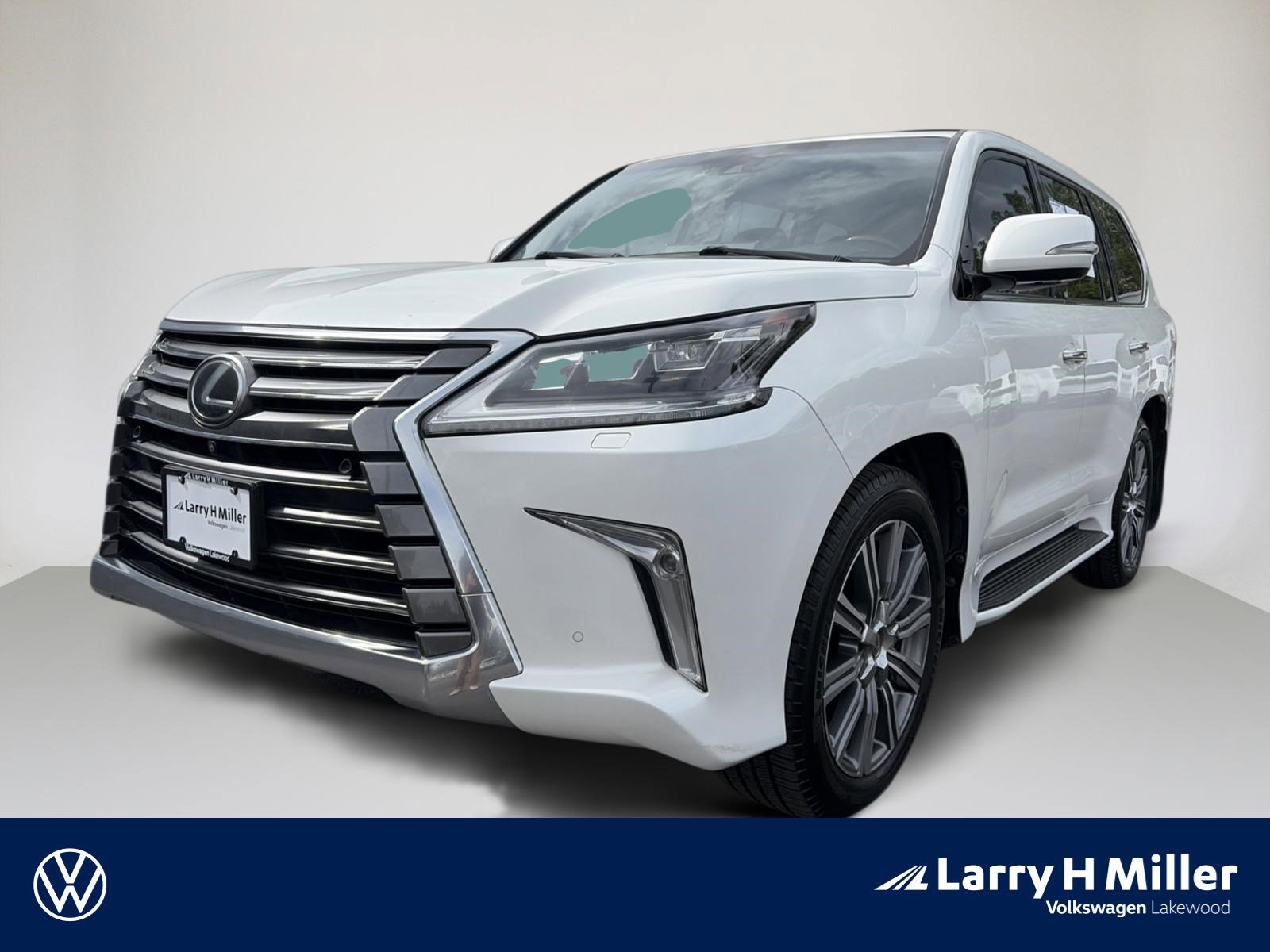 2016 Lexus LX 600 570's photo