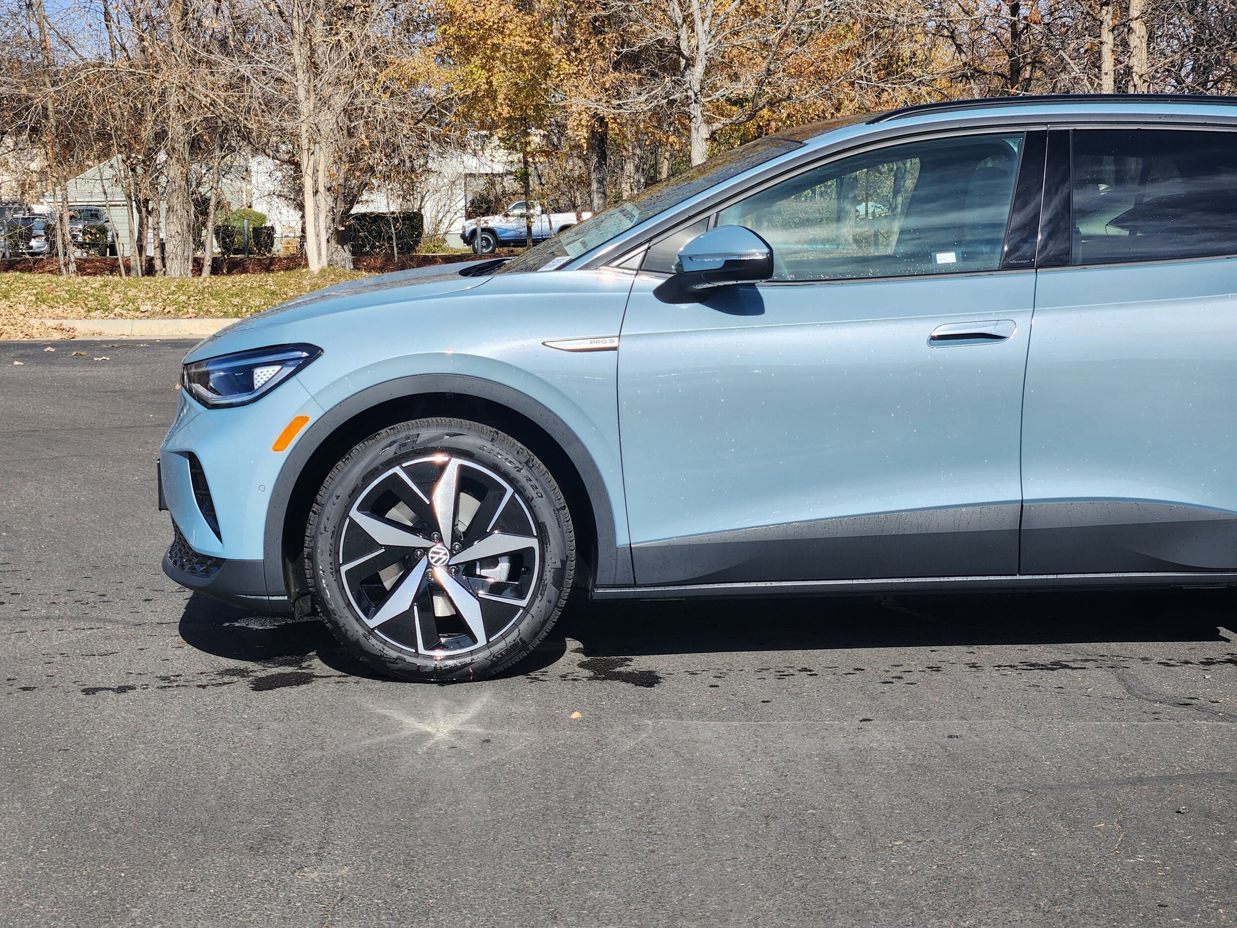 2025 Volkswagen ID.4 Pro S photo 2