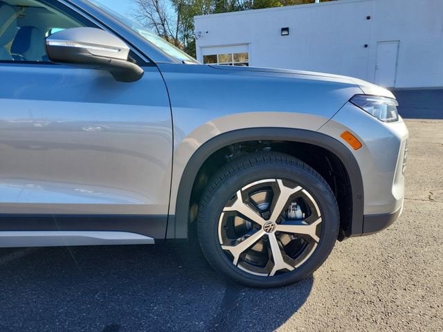 2025 Volkswagen Tiguan SE - Photo 10