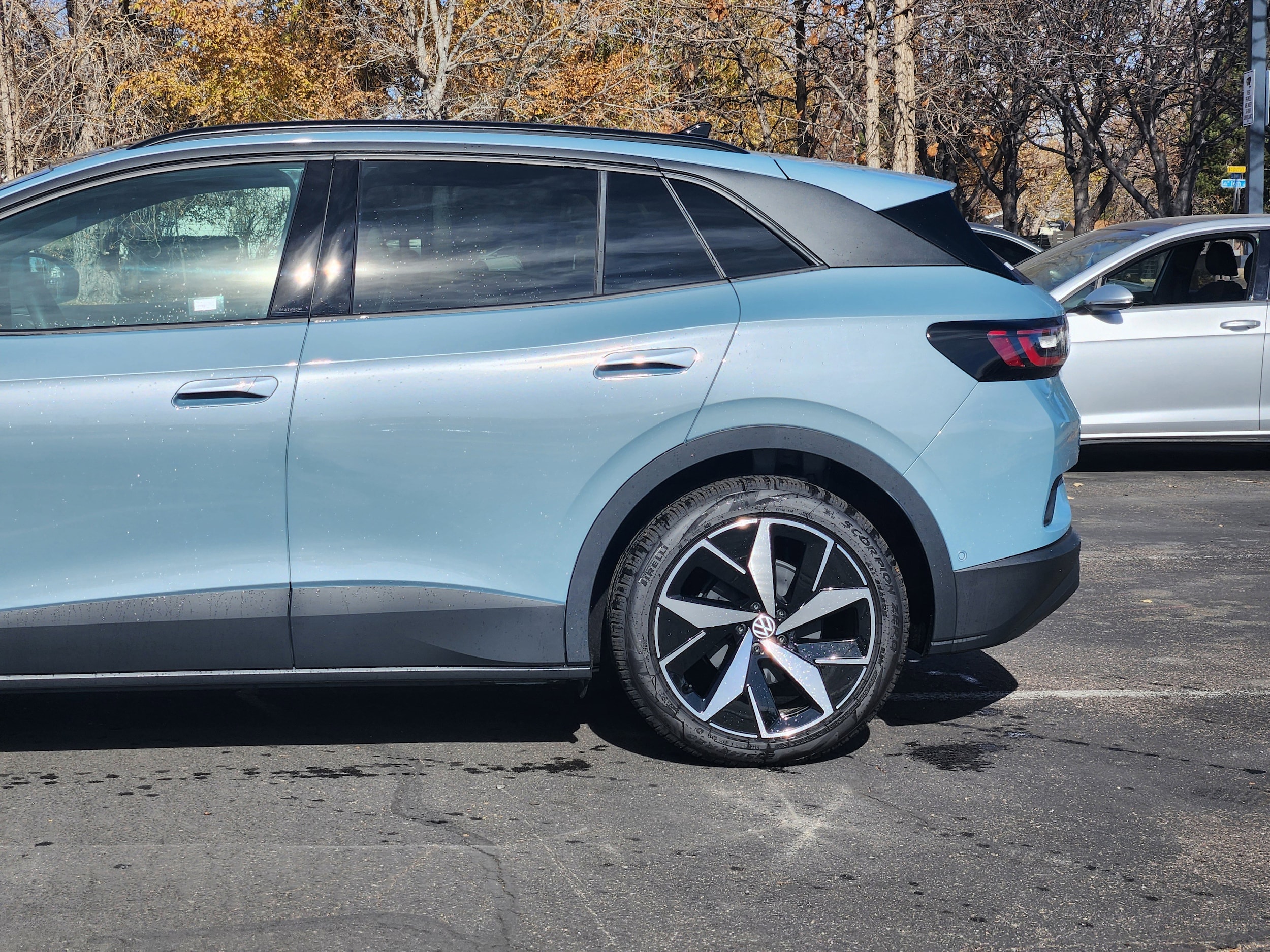 2025 Volkswagen ID.4 Pro S photo 3