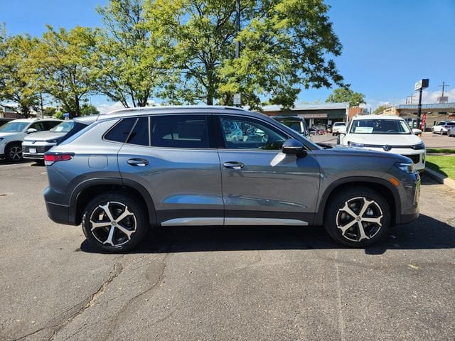 2025 Volkswagen Tiguan SE - Photo 10