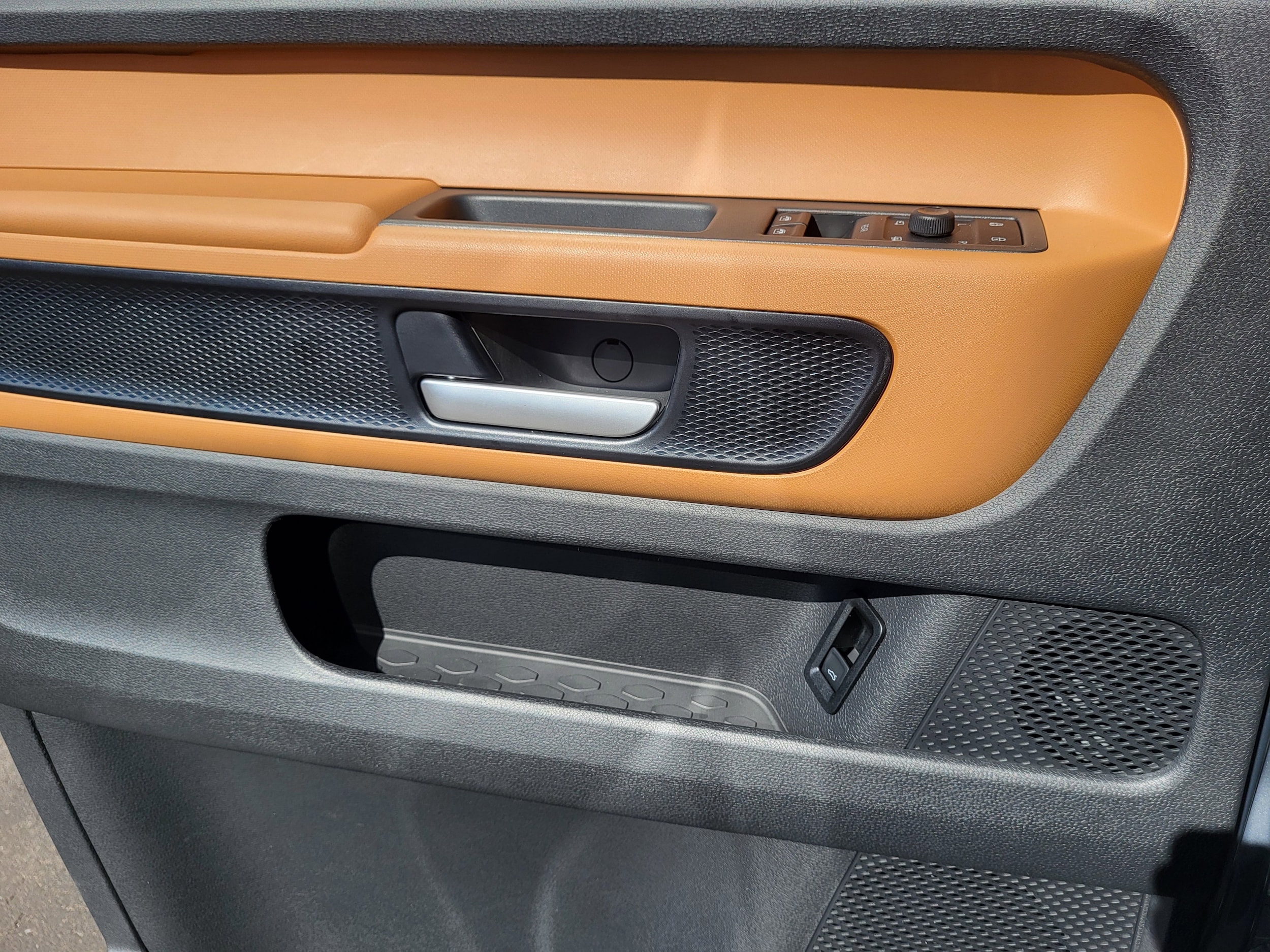 2025 Volkswagen ID. Buzz PRO S - Photo 18