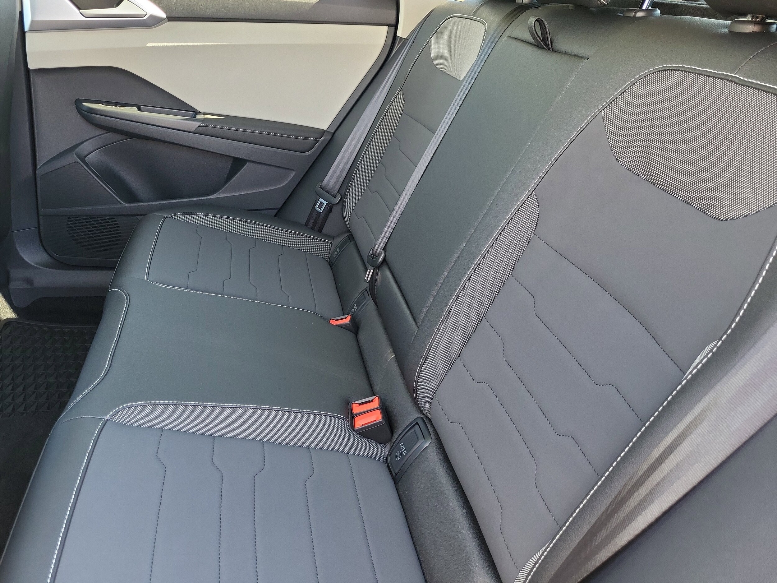 2025 Volkswagen Taos SE - Photo 20