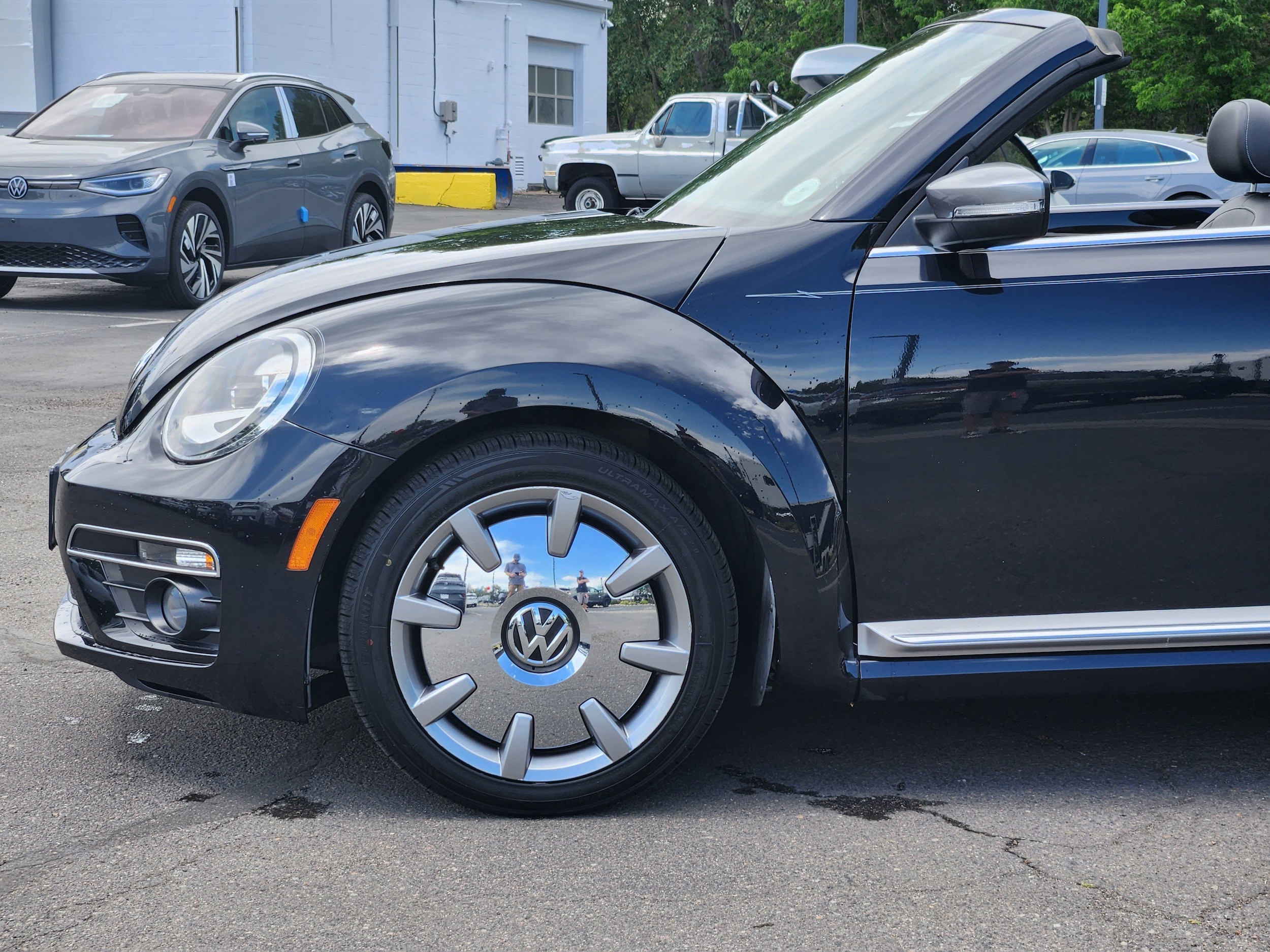 Used 2014 Volkswagen Beetle 2.0 with VIN 3VW5L7AT5EM817755 for sale in Lakewood, CO