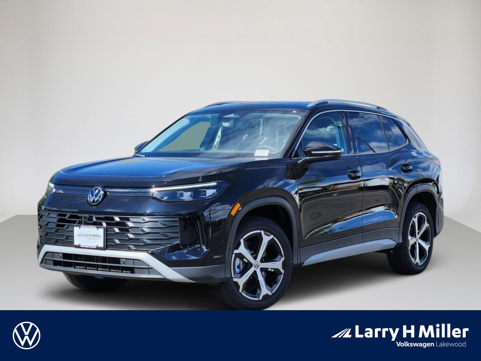 2026 Volkswagen Tiguan 2.0T SE 4Motion's photo