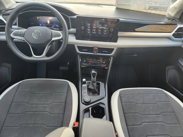 2025 Volkswagen Taos SE - Photo 25