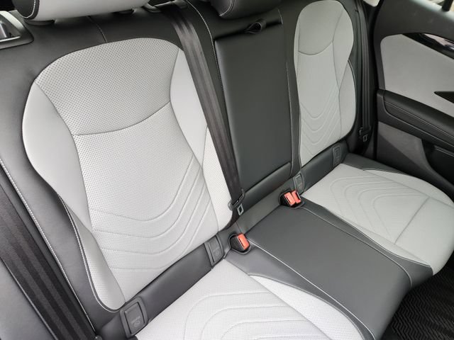 2025 Volkswagen Tiguan SE - Photo 31