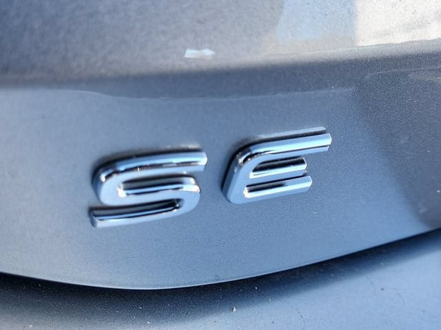 2025 Volkswagen Tiguan SE - Photo 13