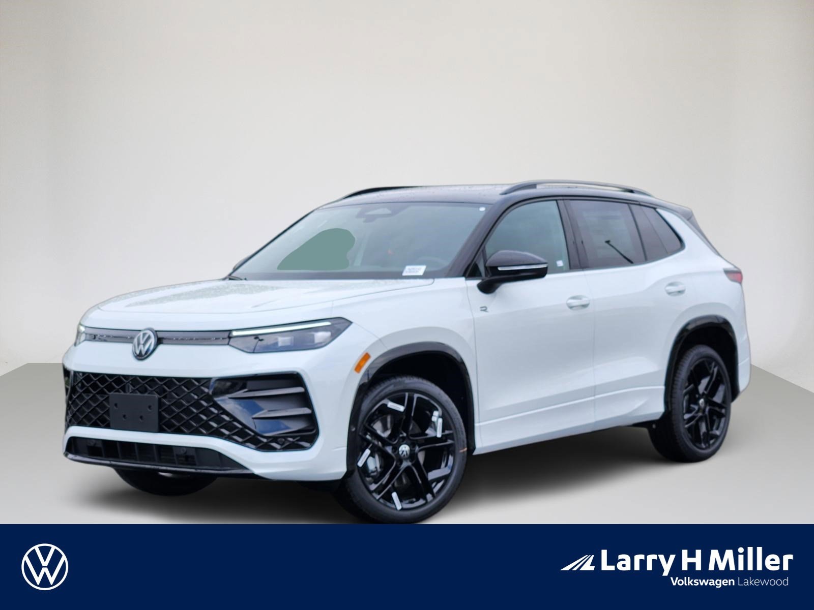 2026 Volkswagen Tiguan 2.0T SE R-Line Black 4Motion's photo
