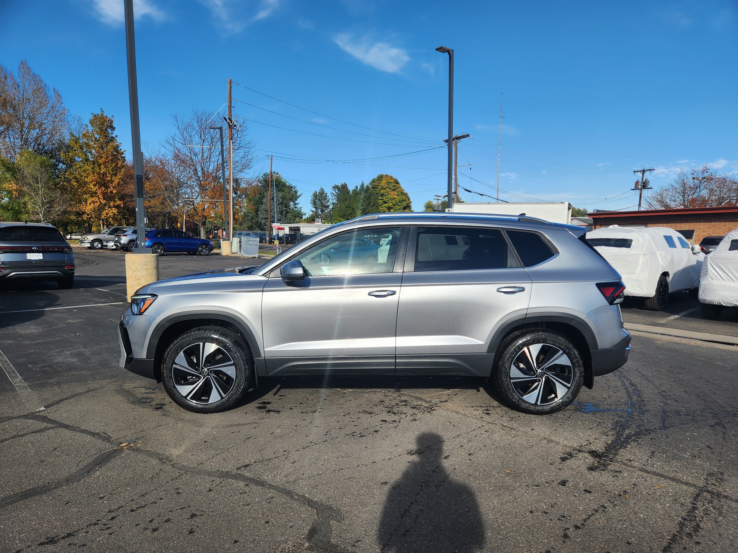2025 Volkswagen Taos SE - Photo 6