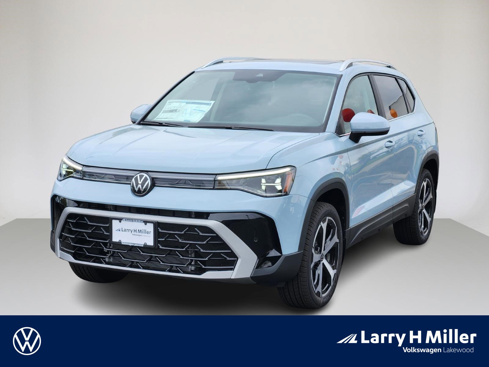 2025 Volkswagen Taos SEL's photo