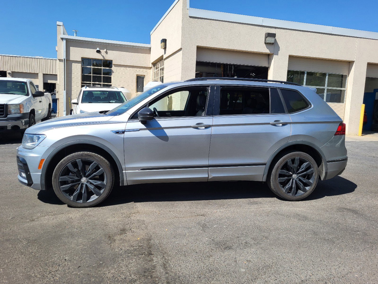 Used 2021 Volkswagen Tiguan SE R-LINE BLACK with VIN 3VV2B7AX5MM145112 for sale in Lakewood, CO