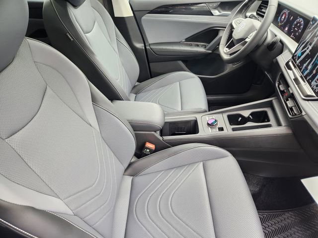 2025 Volkswagen Tiguan SE - Photo 32