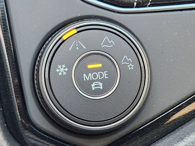 2025 Volkswagen Taos SE - Photo 35