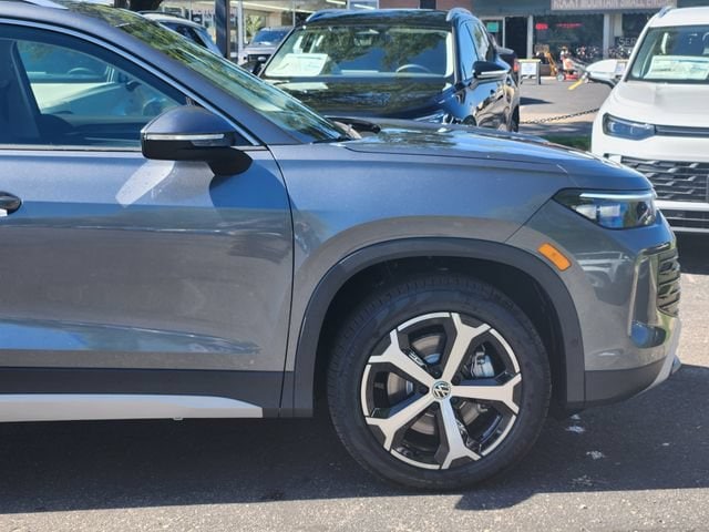 2025 Volkswagen Tiguan SE - Photo 9