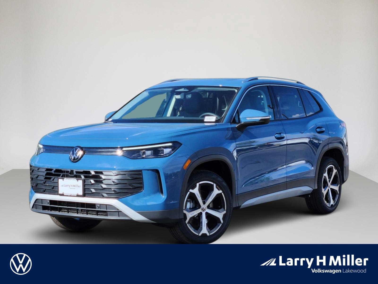 2026 Volkswagen Tiguan 2.0T SE 4Motion's photo
