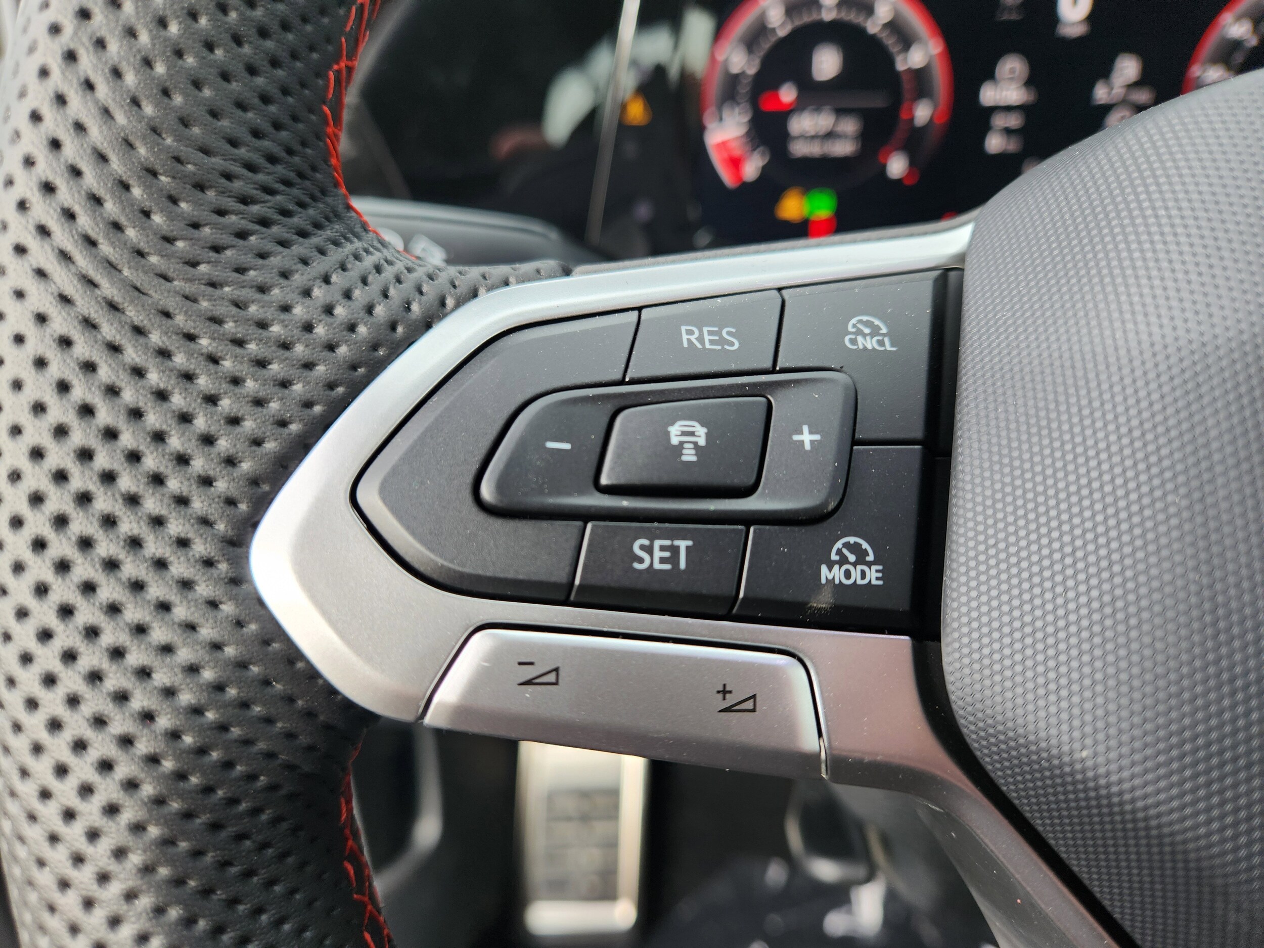 2026 Volkswagen Golf GTI SE - Photo 17