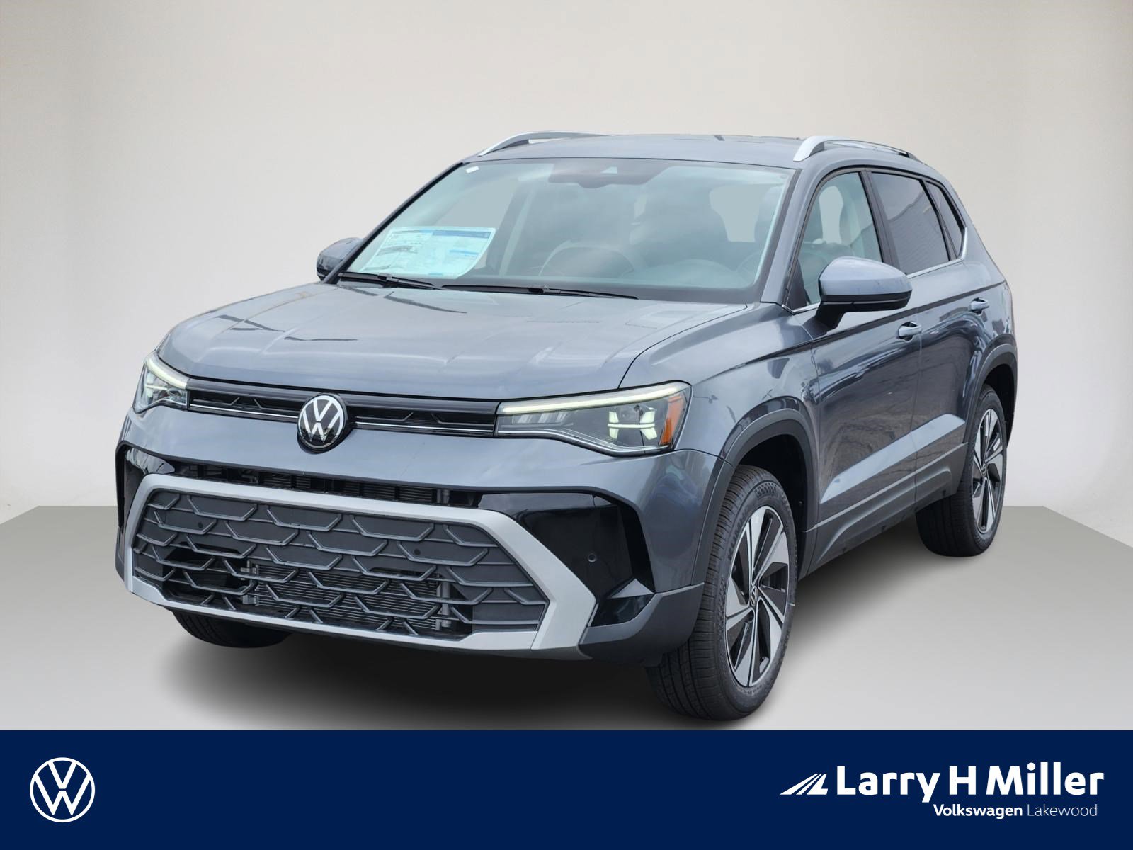 2025 Volkswagen Taos SE's photo