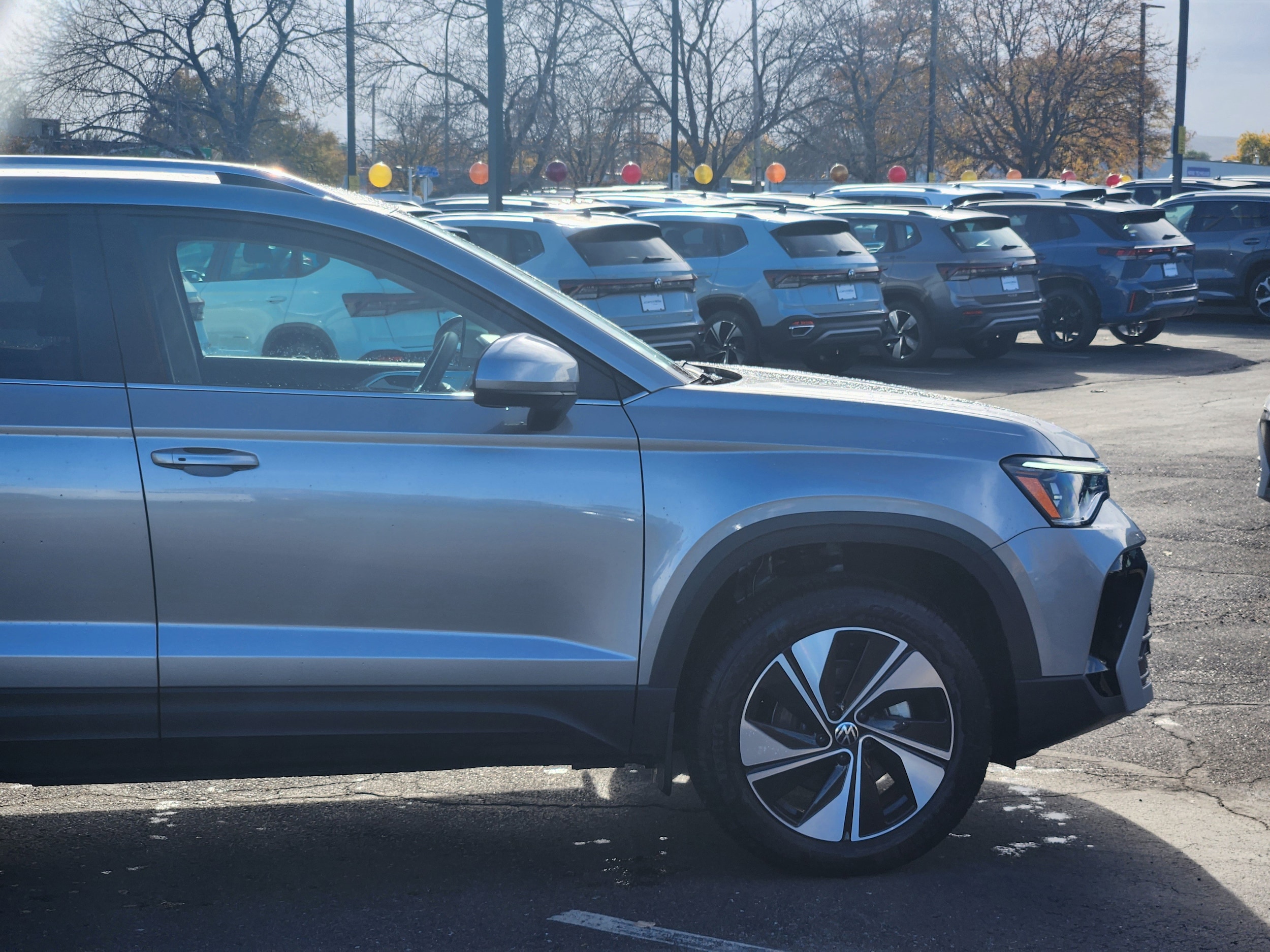 2025 Volkswagen Taos SE - Photo 9