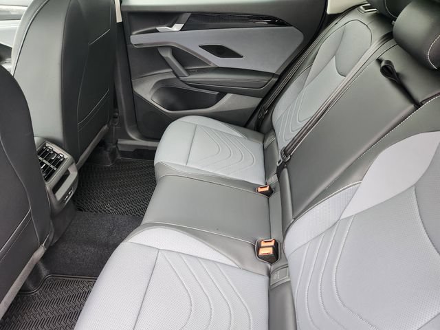 2025 Volkswagen Tiguan SE - Photo 27