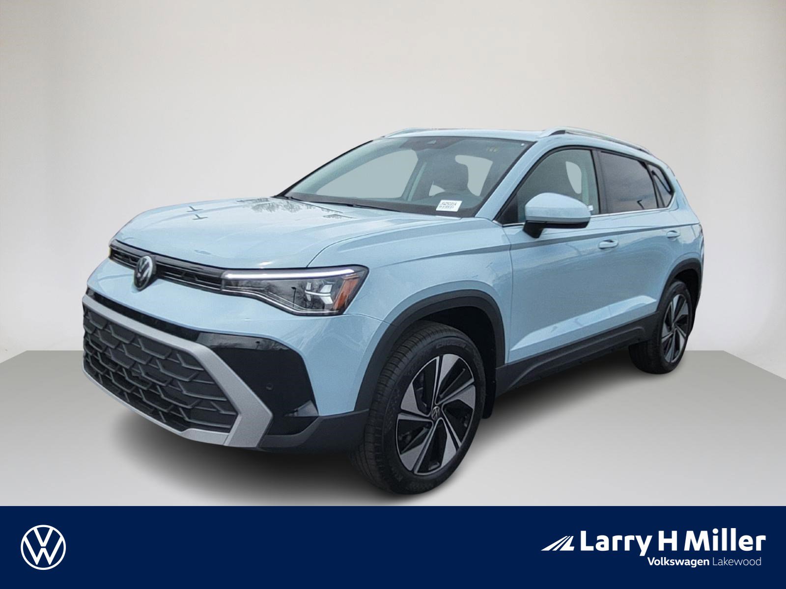 2025 Volkswagen Taos SE's photo