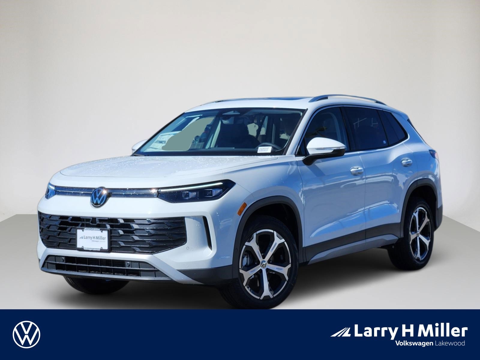 2026 Volkswagen Tiguan 2.0T SE 4Motion's photo