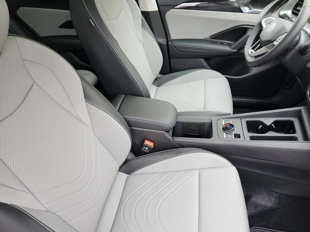 2025 Volkswagen Tiguan SE - Photo 33