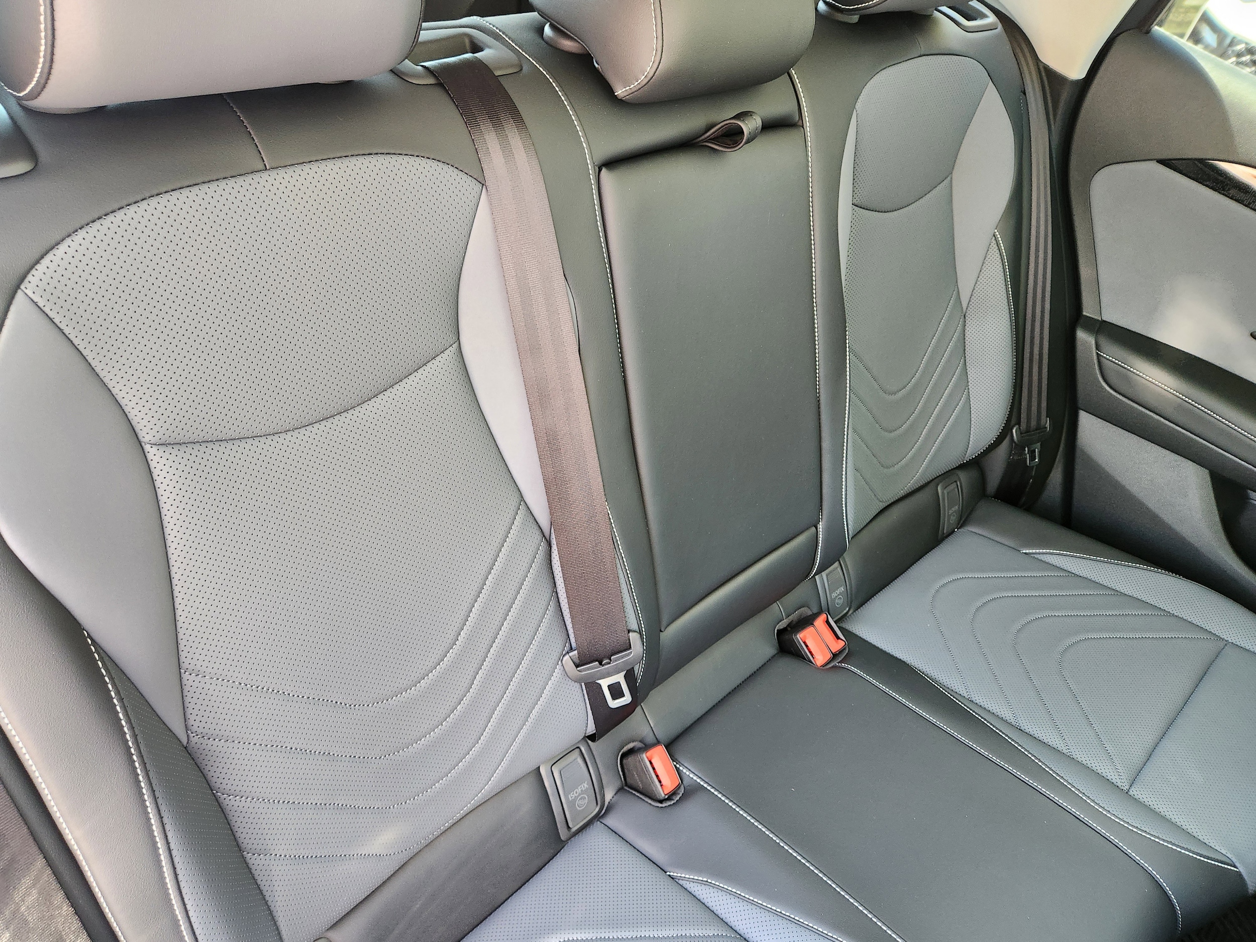 2025 Volkswagen Tiguan SE - Photo 28