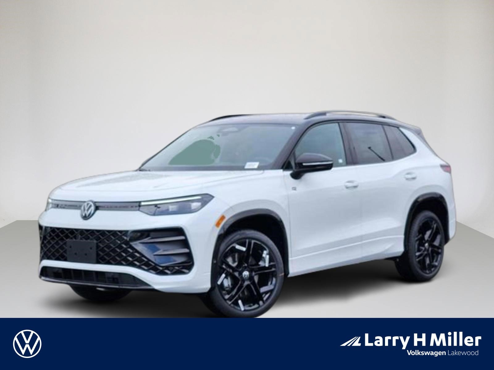 2026 Volkswagen Tiguan 2.0T SE R-Line Black 4Motion's photo