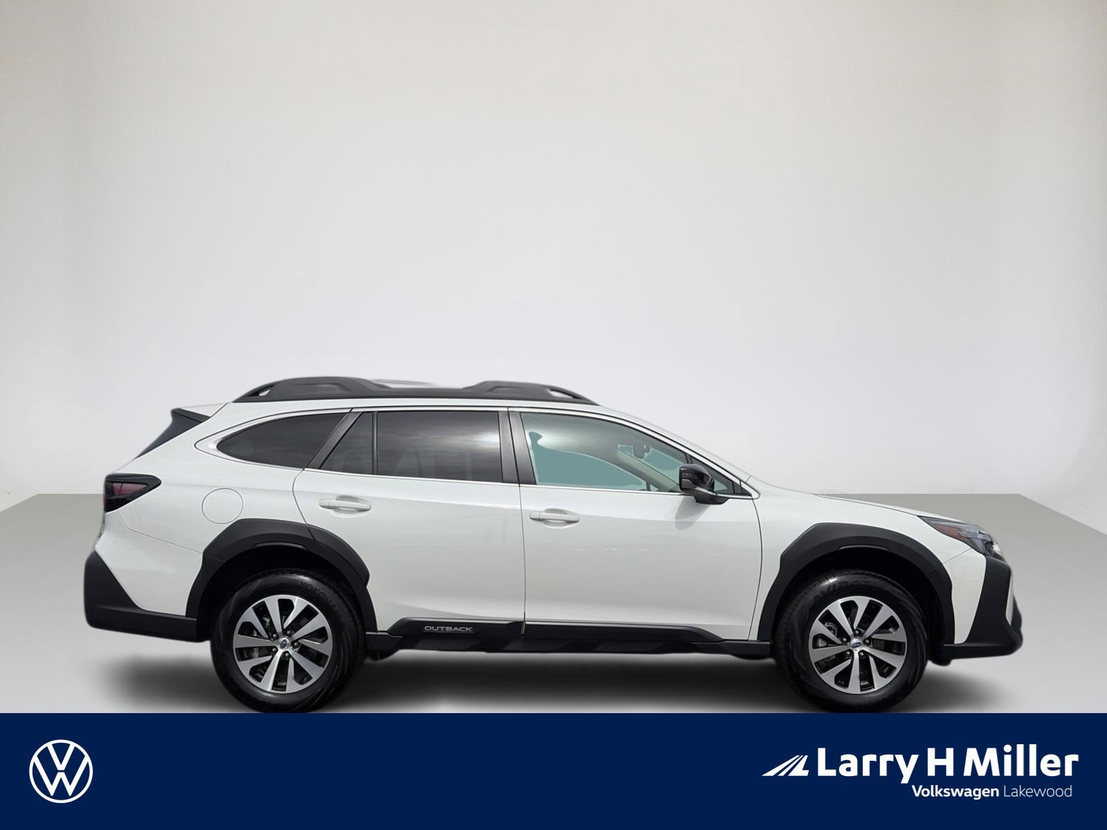 2025 Subaru Outback Premium's photo