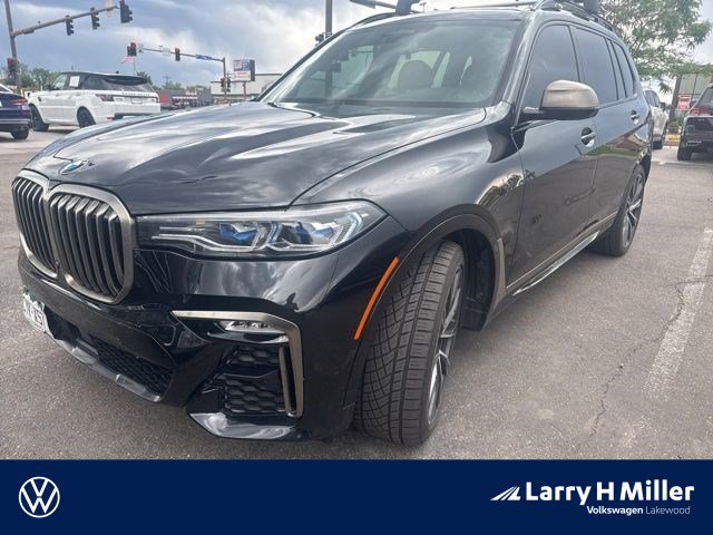 2021 BMW X7 M50i's photo