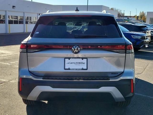 2025 Volkswagen Tiguan SE - Photo 7