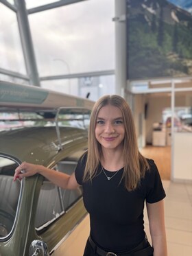 Staff member Katalina Jones from ID_ec9ae165258a