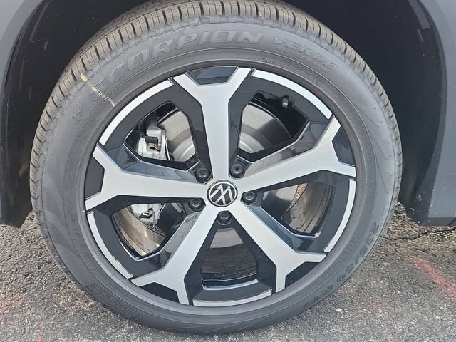 2025 Volkswagen Tiguan SE - Photo 16