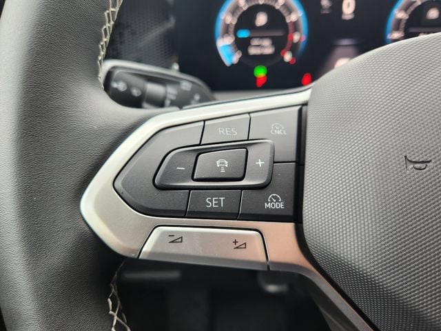 2025 Volkswagen Tiguan SE - Photo 22