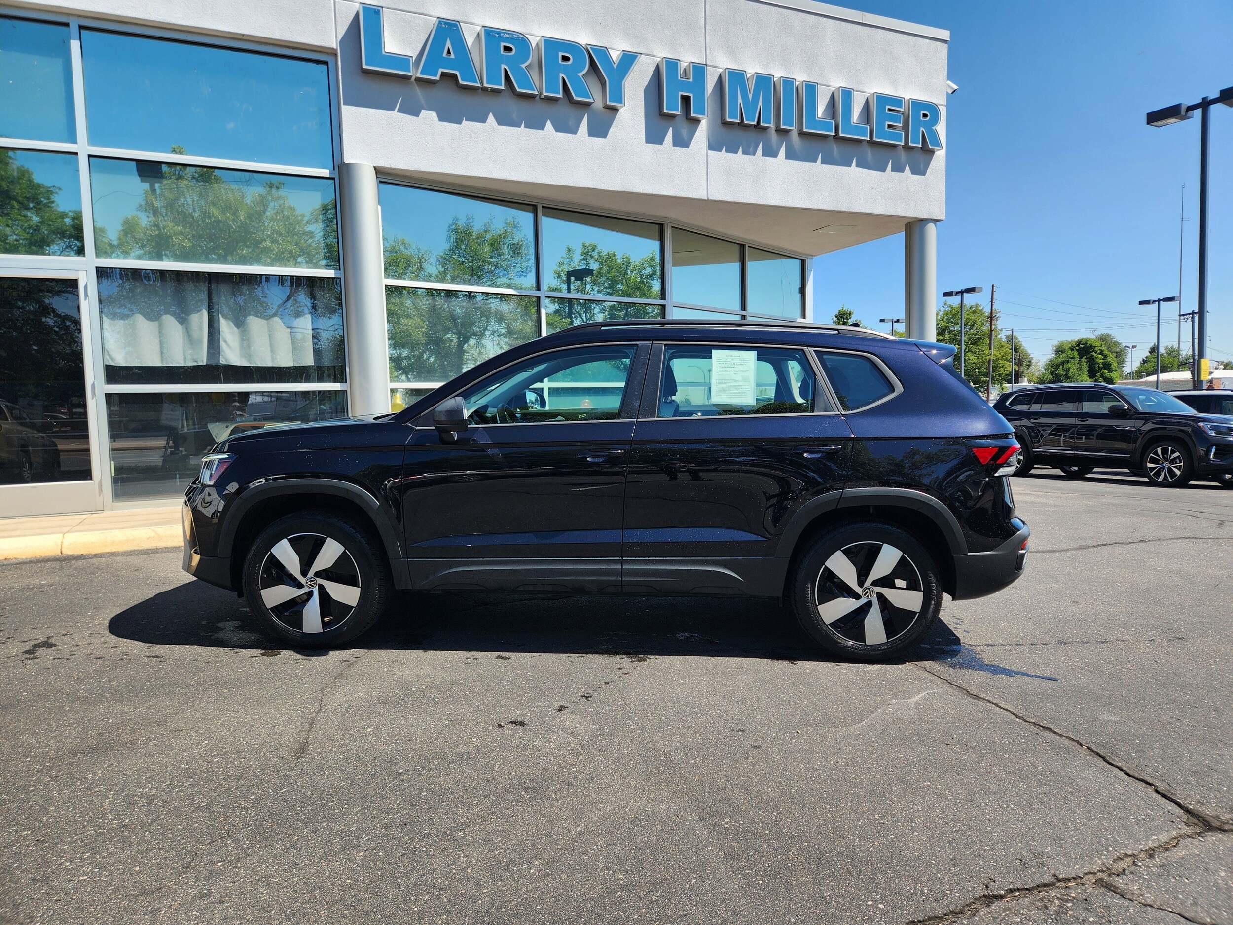 2025 Volkswagen Taos S photo 4