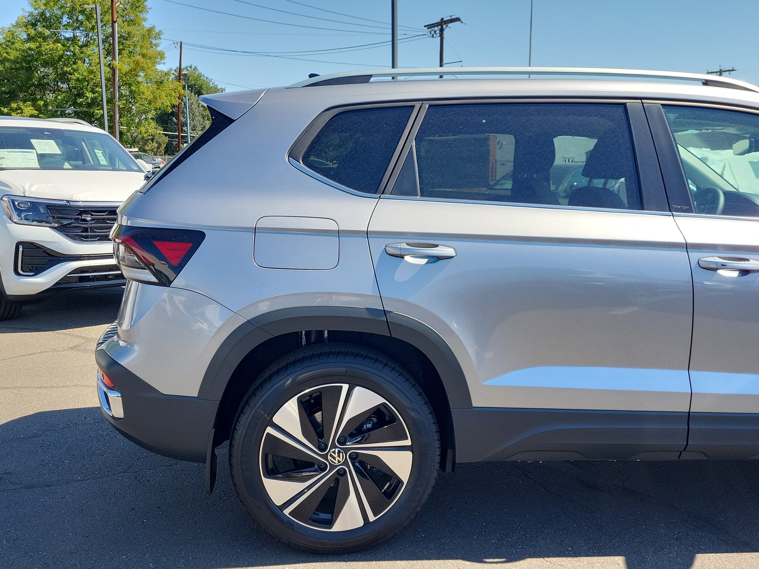 2025 Volkswagen Taos SE - Photo 9