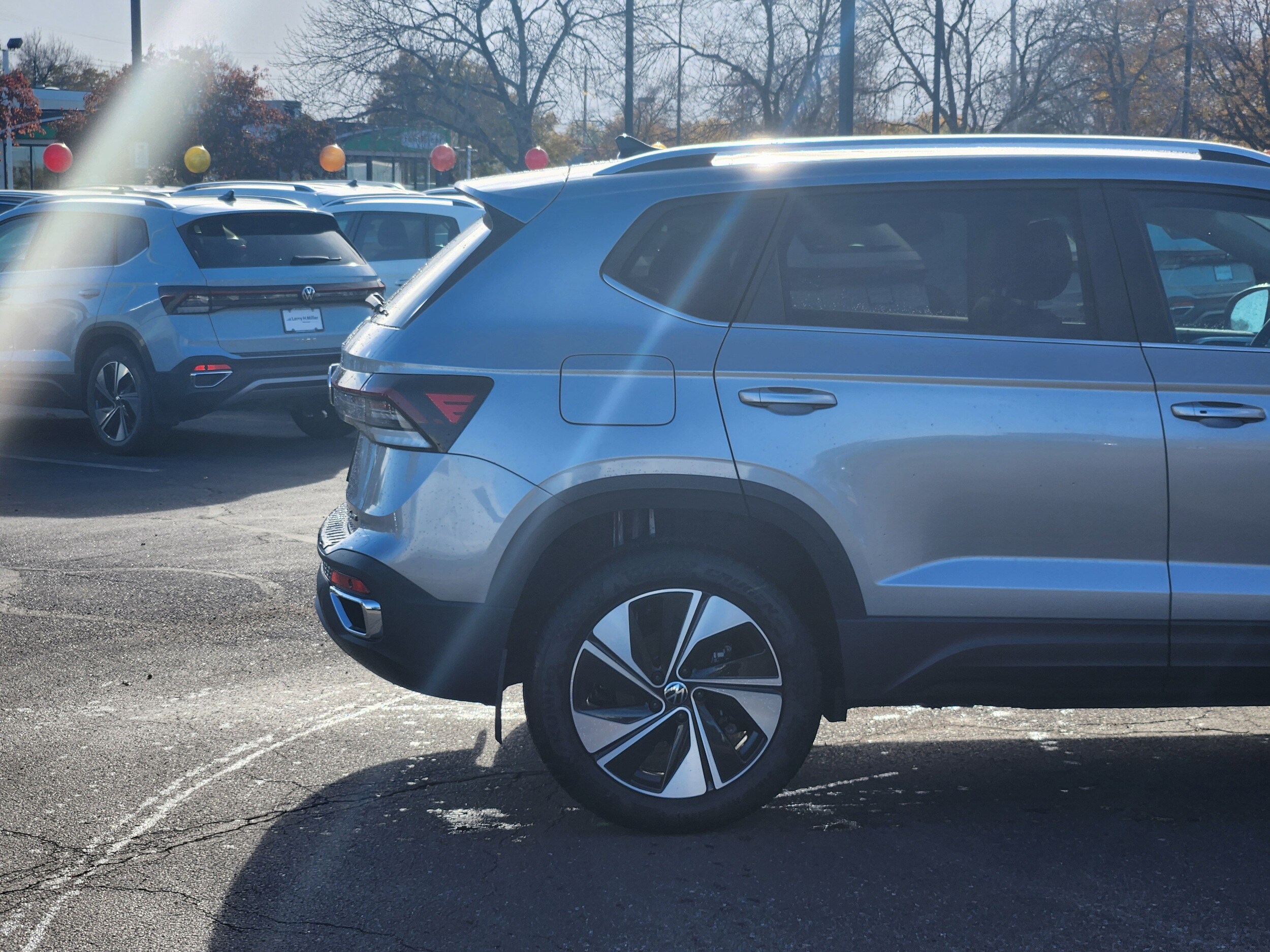 2025 Volkswagen Taos SE - Photo 8