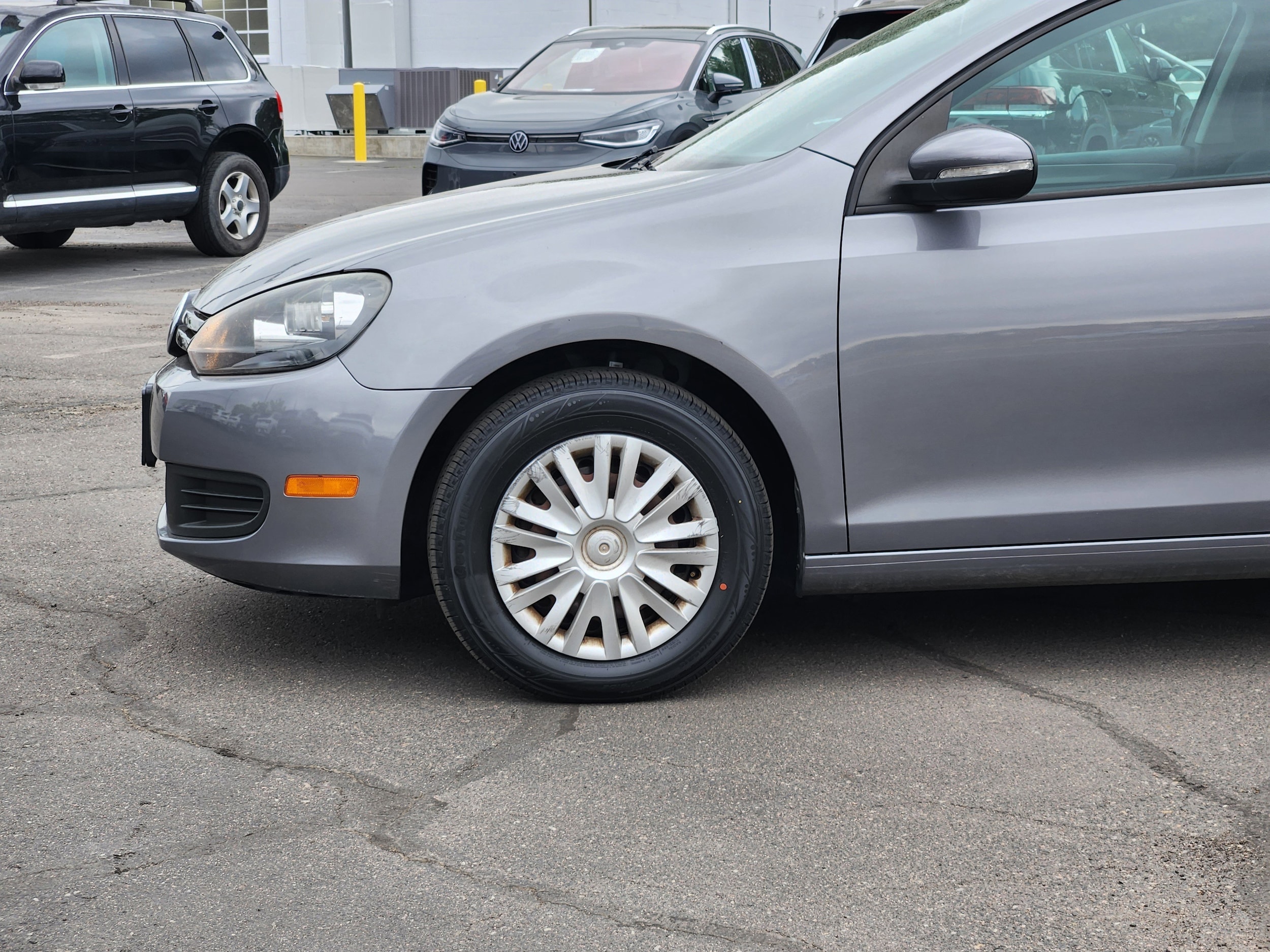 Used 2011 Volkswagen Golf Base with VIN WVWBA7AJ3BW098785 for sale in Lakewood, CO