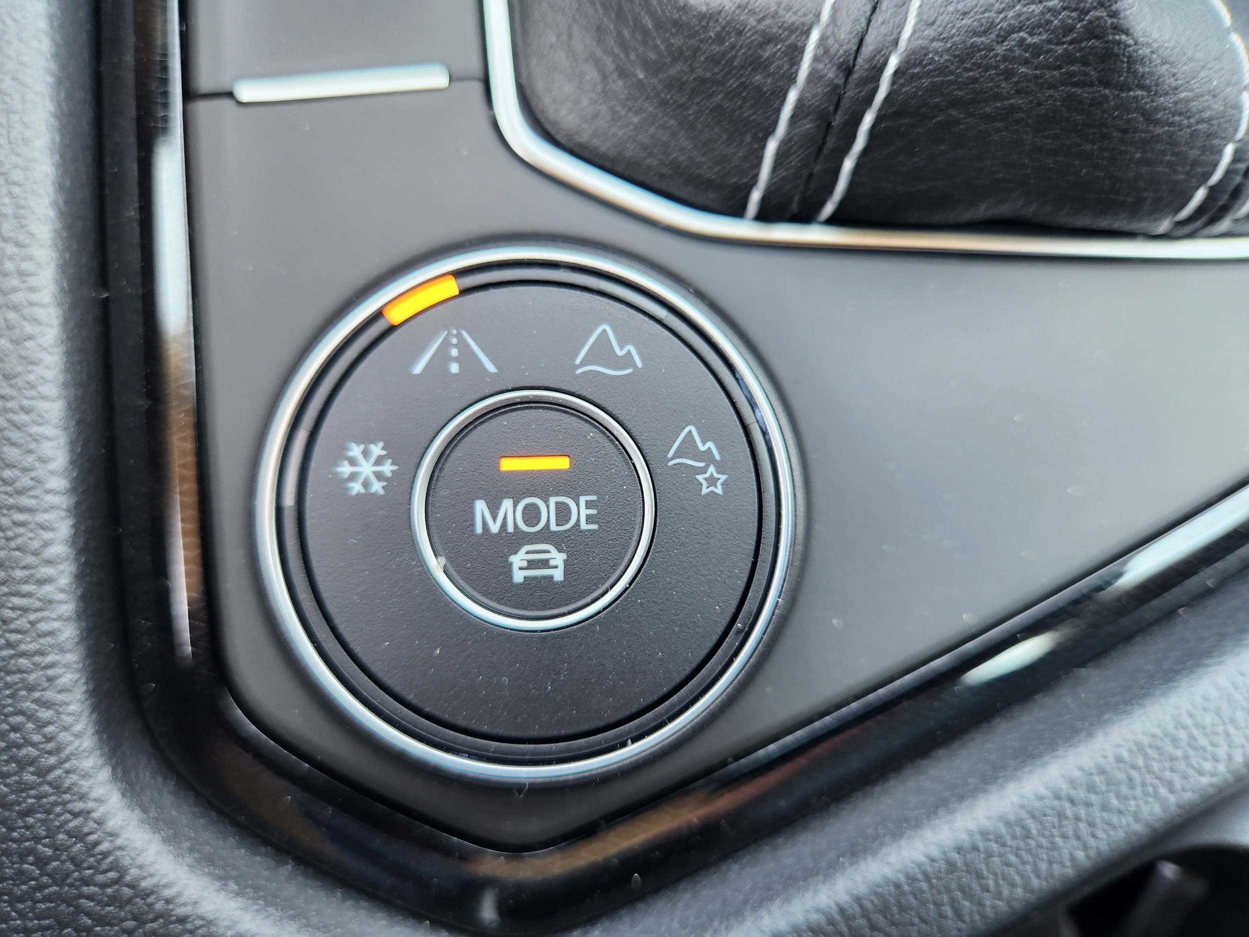 2025 Volkswagen Taos S photo 5