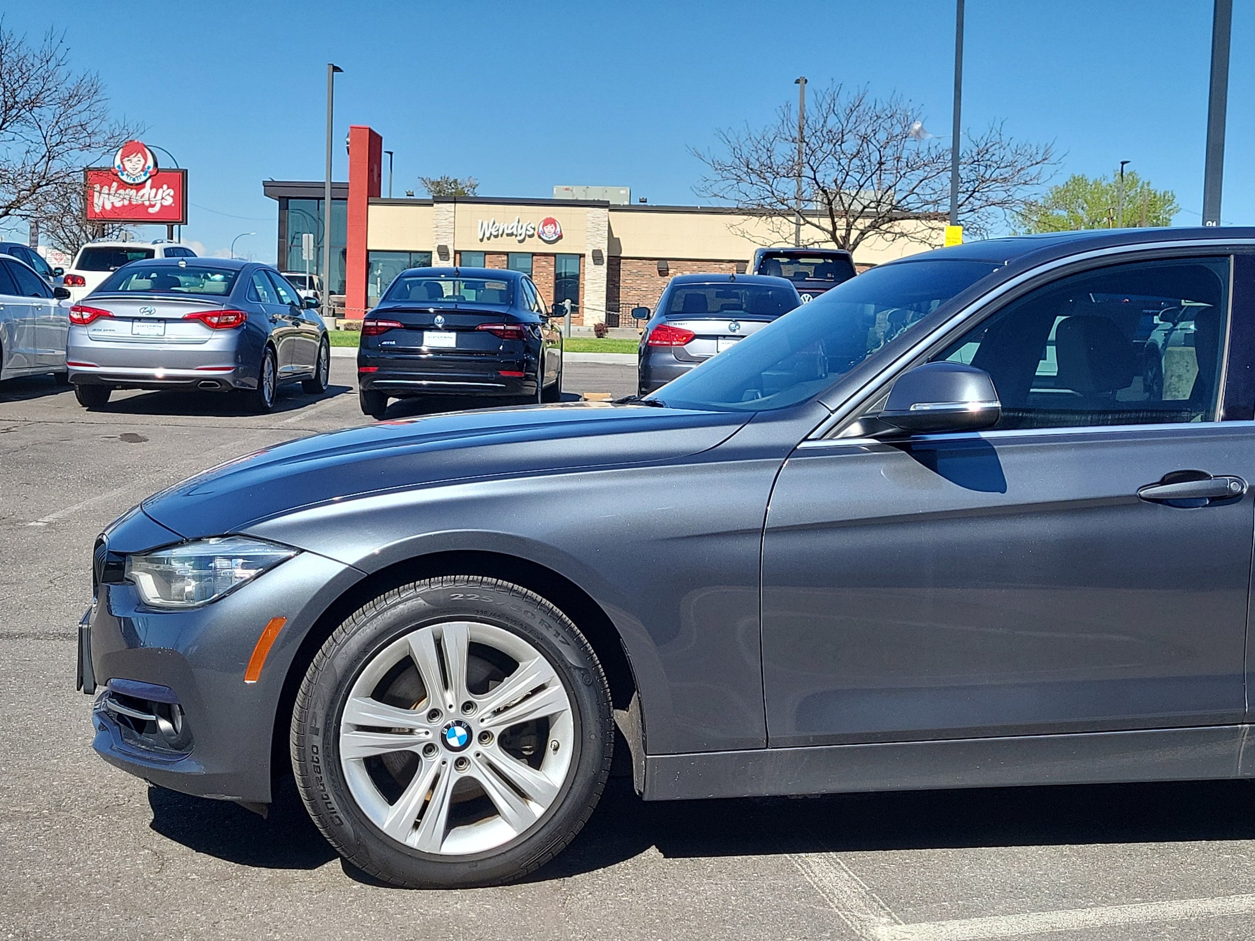Used 2018 BMW 3 Series 330i with VIN WBA8D9G52JNU71517 for sale in Lakewood, CO