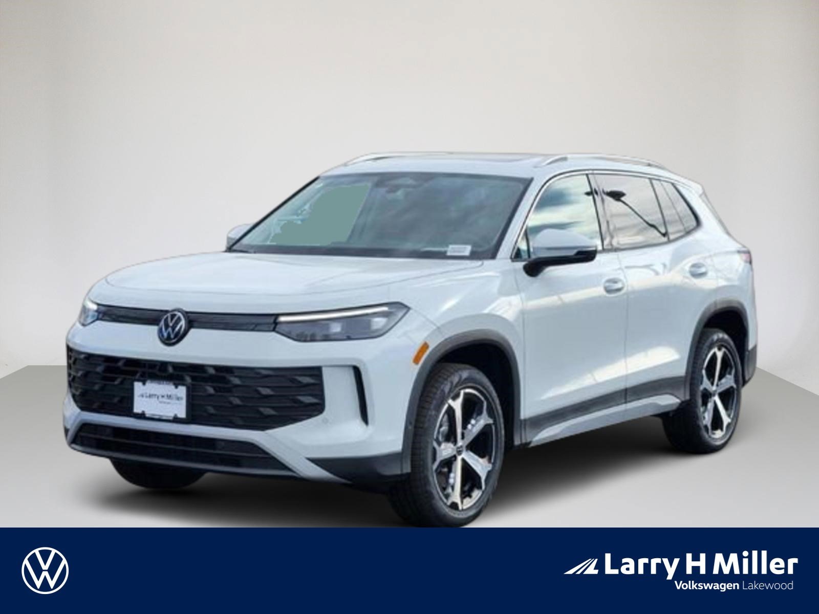 2026 Volkswagen Tiguan 2.0T SE 4Motion's photo