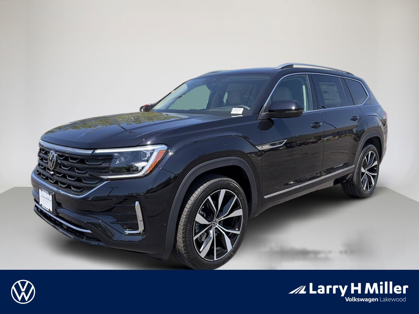 2026 Volkswagen Atlas 2.0T SEL Premium R-Line 4MOTION's photo