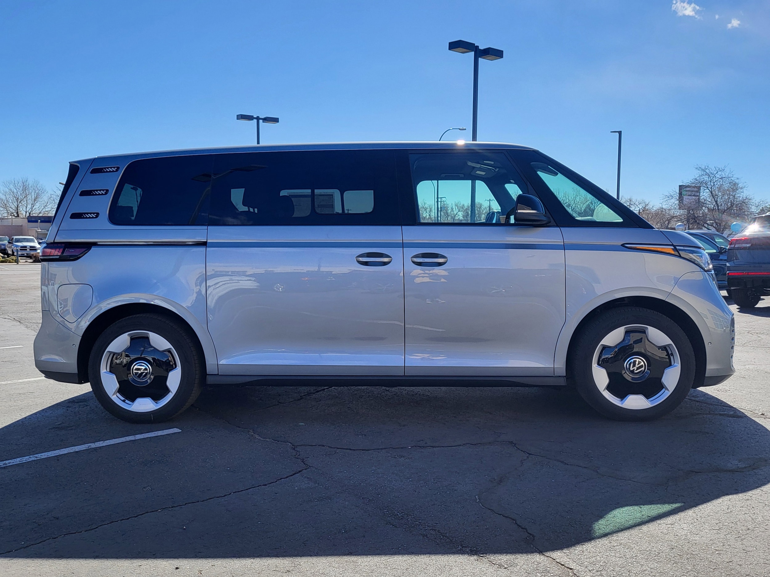 2025 Volkswagen ID. Buzz PRO S - Photo 8