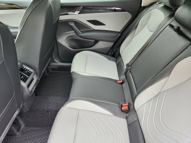 2025 Volkswagen Tiguan SE - Photo 28